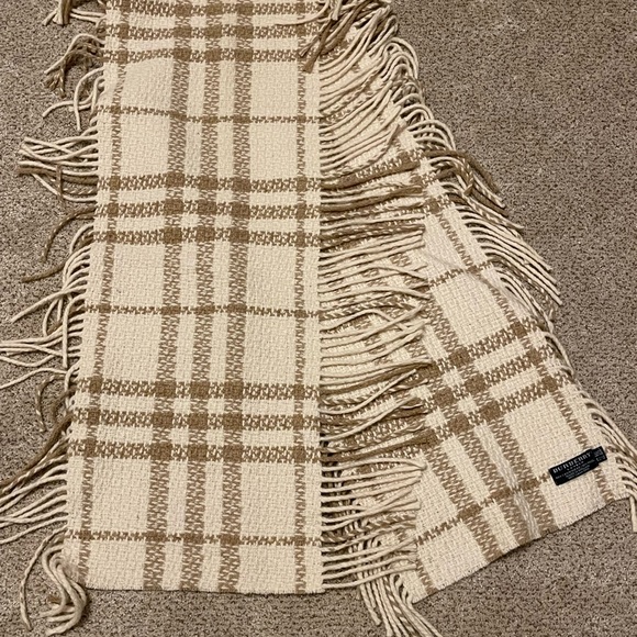 Vintage Burberry Fringe Scarf - Picture 3 of 4